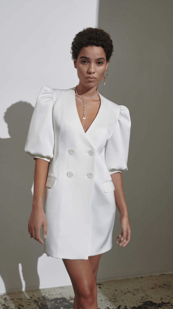 образ с белым платьем пиджаком