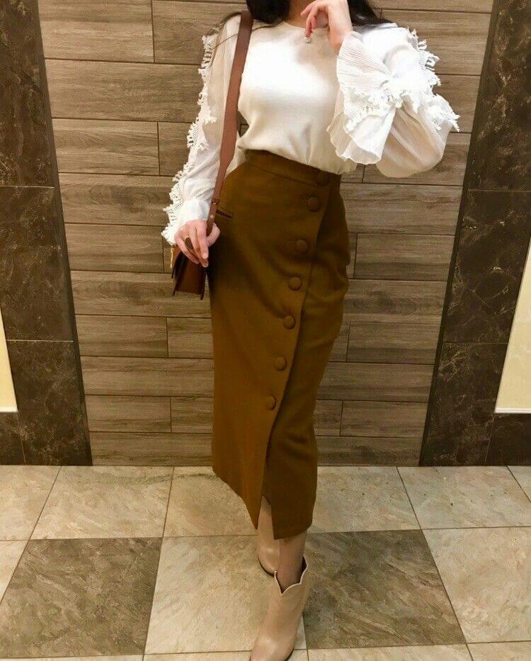 коричневая замшевая юбка с блузкой