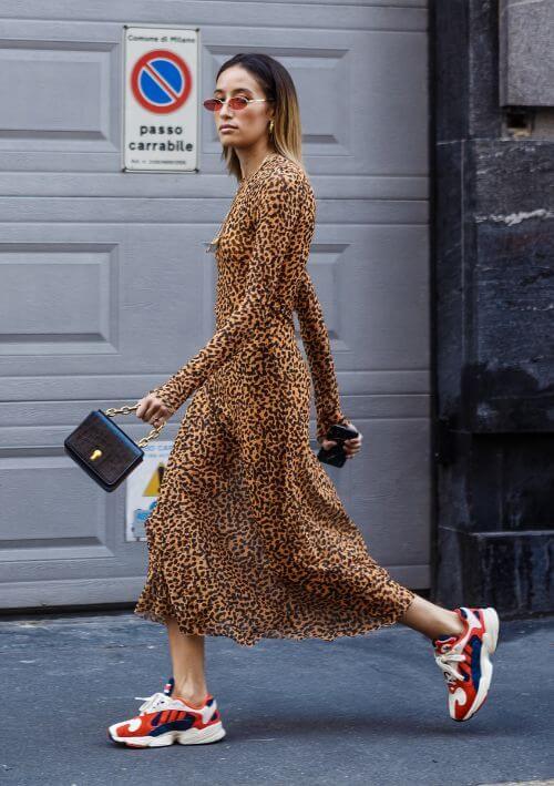 с чем носить длинное леопардовое платье