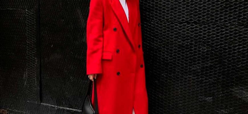 с чем носить красное пальто женщине